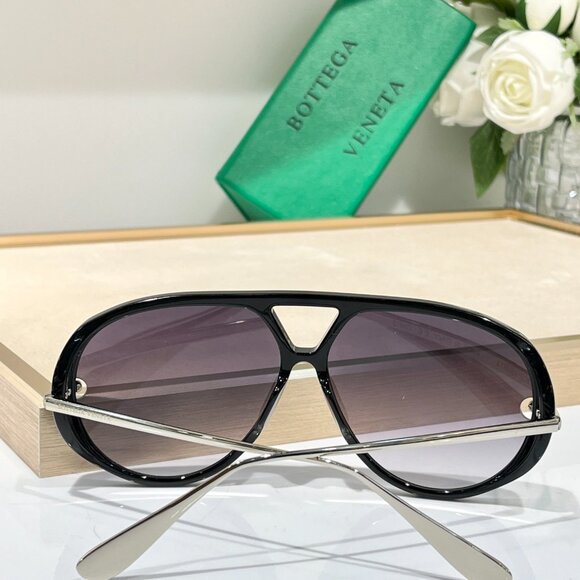 BOTTEGA VENETA Sunglasses main image 4